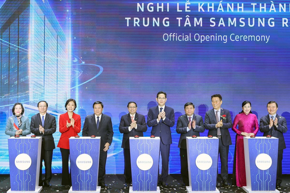 Thủ tướng Phạm Minh Chính dự lễ khánh thành Trung tâm Nghiên cứu và phát triển (R&D) của Samsung tại Việt Nam.
