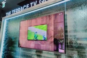 Samsung trình làng dòng TV kháng nước The Terrace dùng ngoài trời