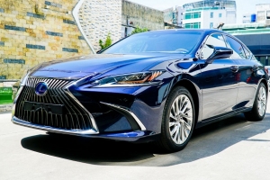 Lexus giới thiệu phiên bản mới, giá không đổi