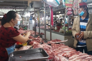 Giá thực phẩm hôm nay 27/12: Giá cá giảm, thịt lợn tăng nhẹ