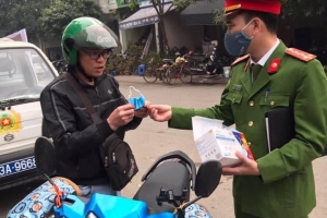 Hà Nội: Phạt 9 triệu đồng 5 trường hợp không đeo khẩu trang nơi công cộng
