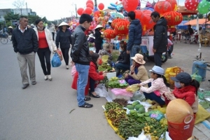 Những phiên chợ một năm chỉ mở một lần của người Việt