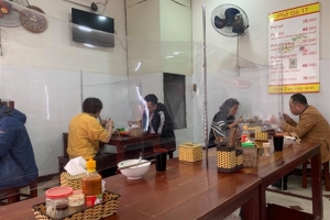 Hà Nội cho phép các nhà hàng, quán cà phê mở cửa trở lại