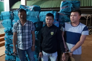 3 người bị khởi tố do buôn lậu 18.000 bao thuốc lá