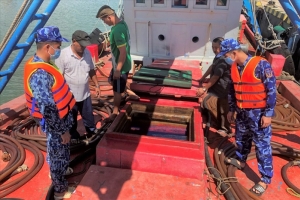 Ngăn chặn gần 1 triệu lít dầu nhập lậu vào Việt Nam: Chiến công lớn của lực lượng Cảnh sát biển