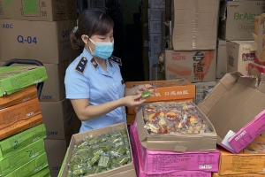 Hà Nội: Nhập gần 11.000 bánh Trung Thu trôi nổi về bán cho người dân