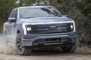Ford tạm dừng bán hàng loạt xe vì lỗi hộp số và pin