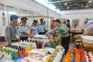 Cục Quản lý thị trường tỉnh Quảng Ninh xử phạt vi phạm hành chính 2,8 tỷ đồng trong quý I/2023