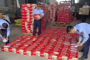 Hà Nội thu giữ 1.300 thùng bánh nội địa Trung Quốc nghi nhập lậu