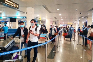 Cục Hàng không lên tiếng việc khách đi taxi sân bay Tân Sơn Nhất "chờ lâu, gánh phí"