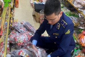 Quản lý thị trường Thái Nguyên xử lý 30 vụ vi phạm trong tháng An toàn thực phẩm