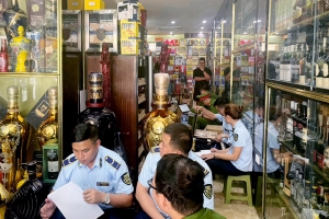 Bắc Giang: Kinh doanh rượu nhập lậu, một hộ dân bị phạt 90 triệu đồng