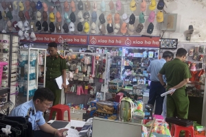 Bắc Giang: Bán mỹ phẩm, thực phẩm nhập lậu, một hộ kinh doanh bị xử phạt 10 triệu đồng