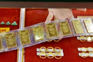 Giá vàng hôm nay 26/8: Vàng trong nước giảm nhẹ, cao nhất 68.050 triệu đồng/ lượng