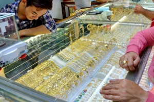 Giá vàng hôm nay 02/10: Vàng thế giới giảm sâu, thấp hơn vàng SJC 13,47 triệu đồng/lượng