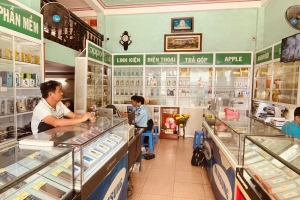 Lực lượng QLTT Khánh Hòa phát hiện 2 cơ sở kinh doanh vi phạm hàng nhái, hàng giả