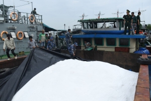 Phát hiện phương tiện vận chuyển 100 tấn phân đạm không rõ nguồn gốc trên vùng biển tỉnh Bà Rịa - Vũng Tàu