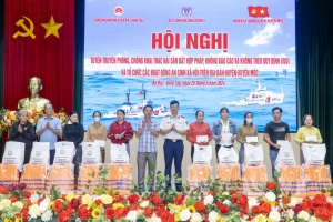 Vùng Cảnh sát biển 3 đồng hành với ngư dân huyện Xuyên Mộc