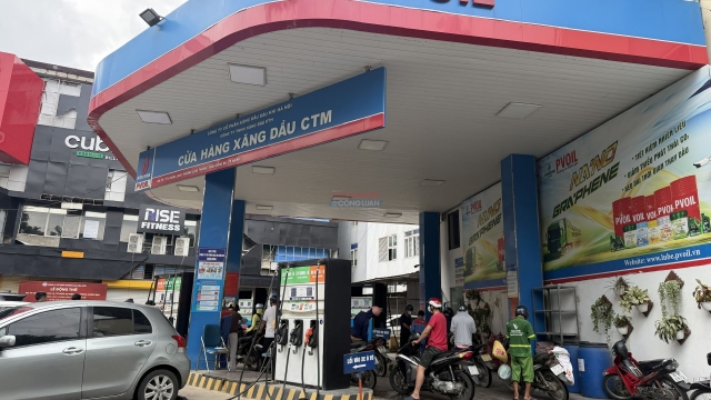 Giá dầu thế giới tăng vọt ngày 22/8