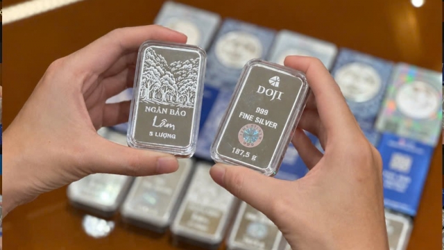 Giá bạc suy giảm ngày 9/10