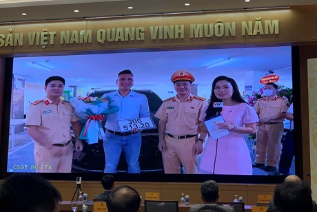 Nhận biển số ngay khi đăng ký xe qua Cổng Dịch vụ công Quốc gia