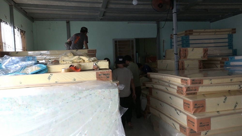 TP.HCM phát hiện nhiều cơ sở sản xuất đệm mút giả thương hiệu nổi tiếng