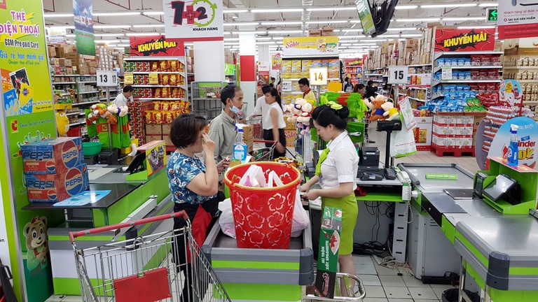 Giá thị trường ngày 17/10: VinMart, King Of Beef, La Maison miệt mài giảm giá thịt bò, heo, gà