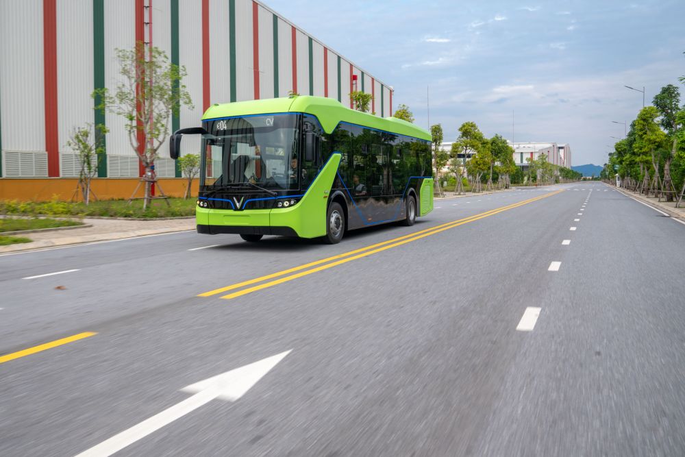 Vingroup chạy thử thành công xe buýt điện đầu tiên ở Việt Nam