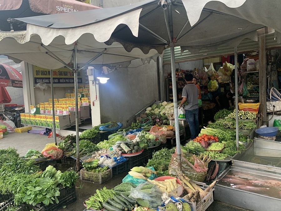 Giá thực phẩm ngày 23/10: Giá khoai lang tím Nhật tăng 1.400 đồng/kg