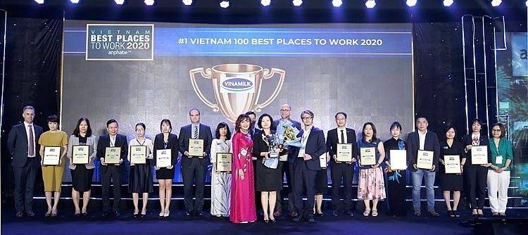 Vinamilk giành “cú ăn ba” tại Lễ trao giải Top 100 nơi làm việc tốt nhất Việt Nam