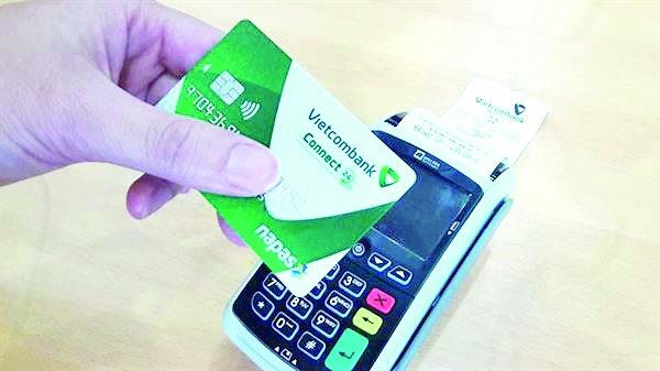 Cơ hội hoàn tiền khi mua sắm bằng thẻ chip Vietcombank Napas