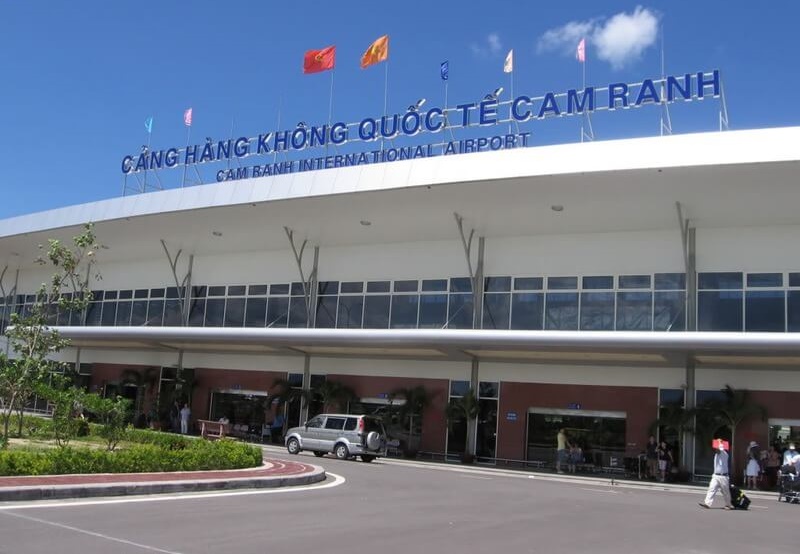 Một số sân bay miền Trung và miền Nam tạm dừng hoạt động để tránh bão số 12