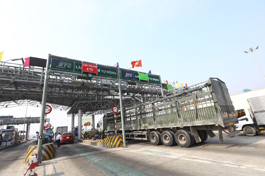 Ngân hàng đầu tiên liên thông thanh toán thu phí tự động không dừng ETC