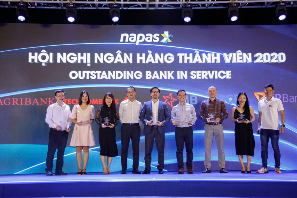NAPAS vinh danh các ngân hàng làm tốt các dịch vụ thanh toán không tiền mặt