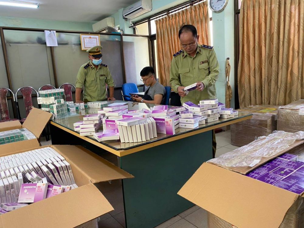 Hà Nội: Phát hiện số lượng lớn thuốc tân dược được mua trôi nổi trên Facebook, chuẩn bị "tuồn" vào các hiệu thuốc