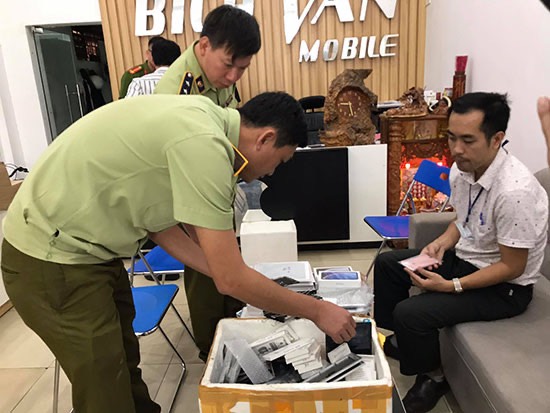 Đắk Lắk: Kinh doanh iPhone và iPad không có hóa đơn, chứng từ