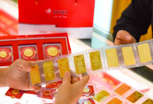 Giá vàng ngày 8/12: Lùi sát mốc 55 triệu đồng/lượng