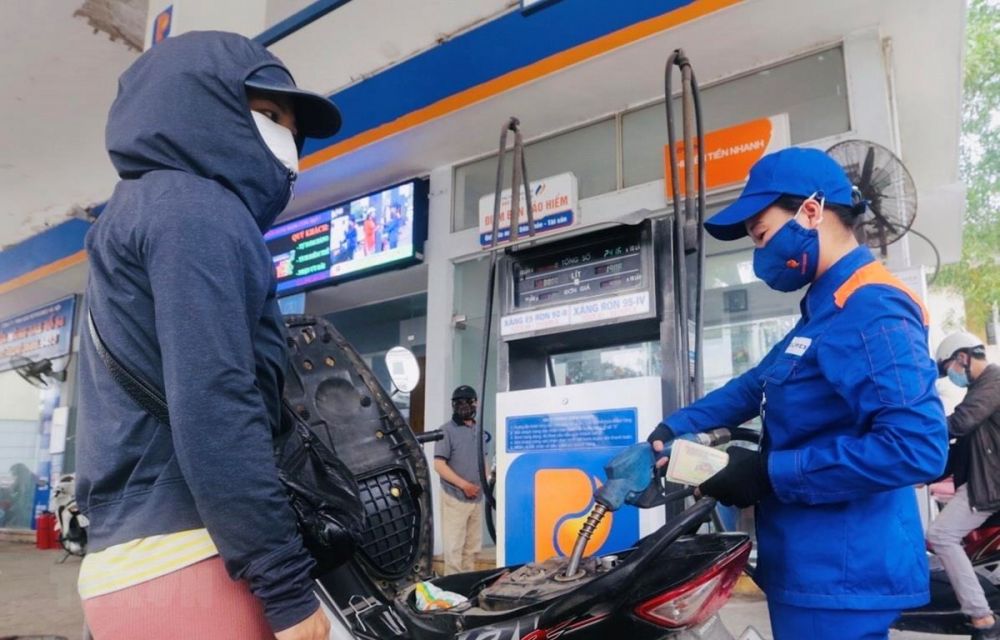 Giá xăng, dầu đồng loạt tăng mạnh