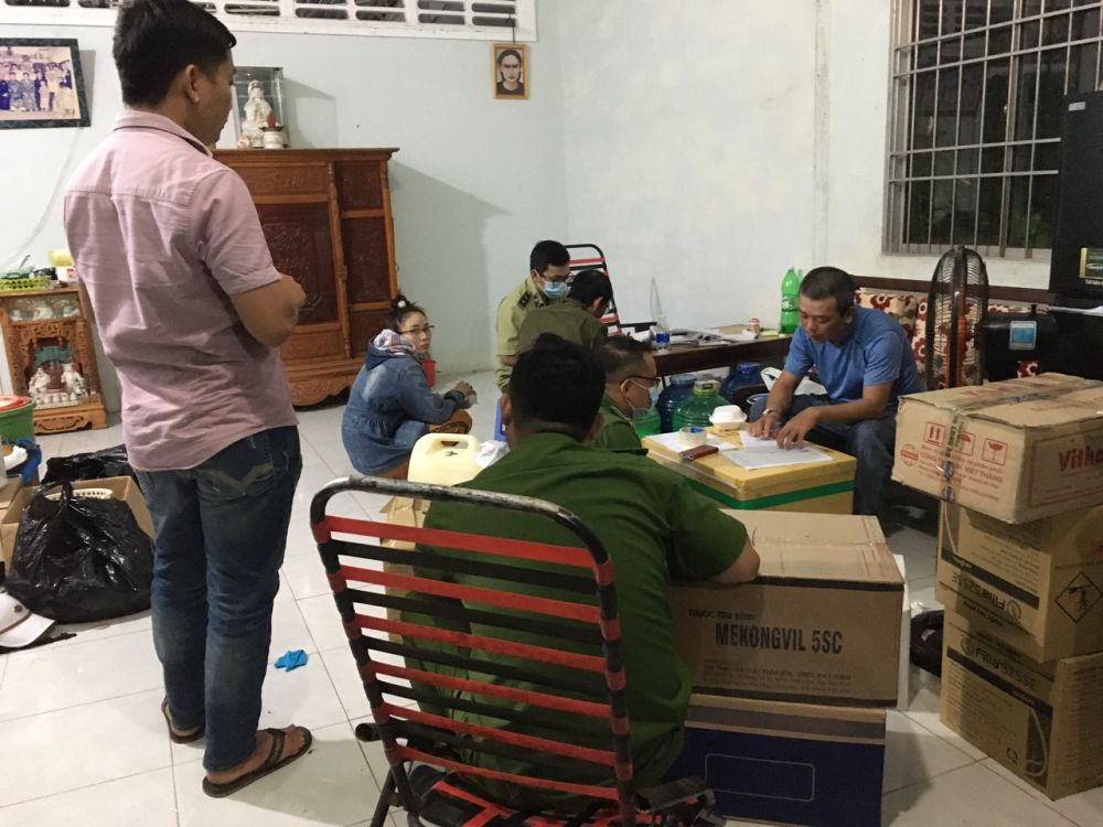 Kiên Giang: Bắt quả tang cơ sở có dấu hiệu sản xuất thuốc bảo vệ thực vật giả