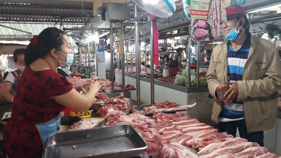Giá thực phẩm hôm nay 27/12: Giá cá giảm, thịt lợn tăng nhẹ