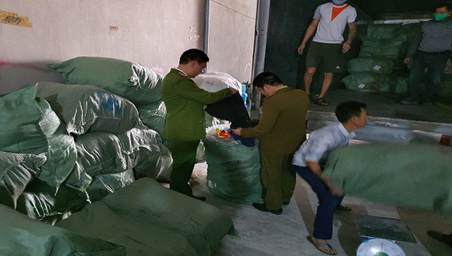 Hải Dương: Thu giữ trên 5 tấn quần áo “sida” không rõ nguồn gốc xuất xứ