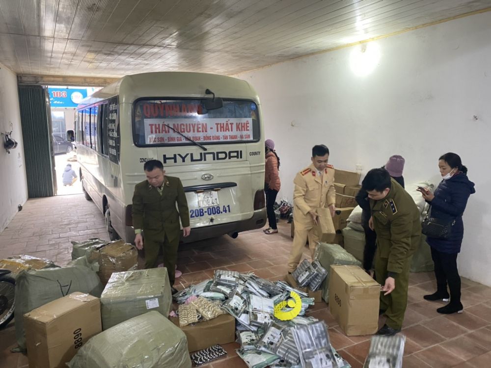 Lạng Sơn: Phát hiện hơn 800 sản phẩm sản xuất ngoài Việt Nam không xuất trình được giấy tờ hợp lệ