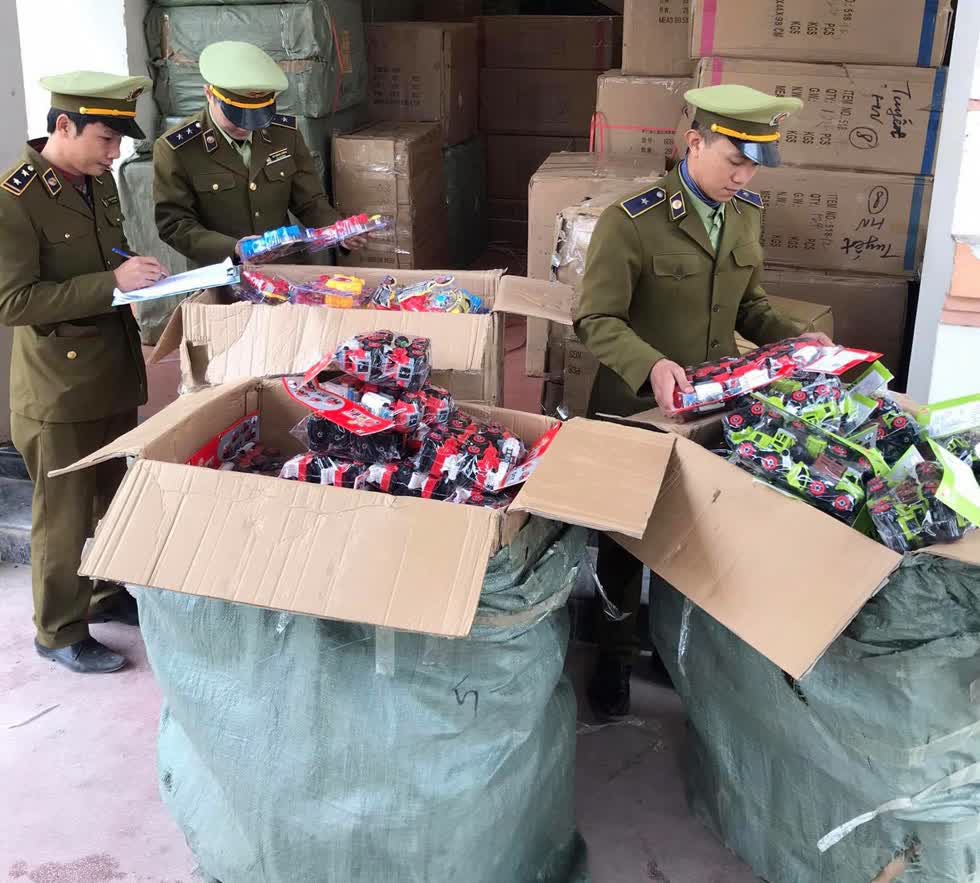 Quảng Bình bắt giữ lô hàng giả, hàng nhập lậu có giá trị lớn