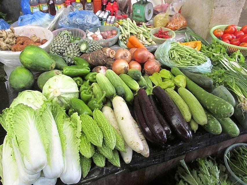 Giá thực phẩm ngày 12/1: Giá rau củ, thực phẩm biến động trái chiều