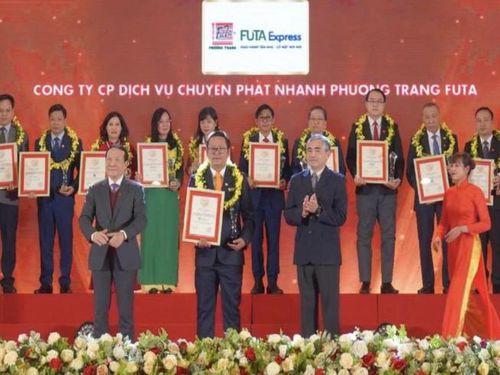 Phương Trang lọt Top 5 công ty uy tín ngành vận tải, logistic