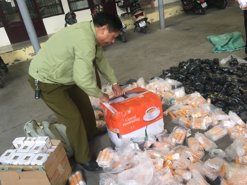 Bắc Ninh: Thu giữ trên 3.500 hộp mỹ phẩm vô chủ tại điểm tập kết hàng hóa