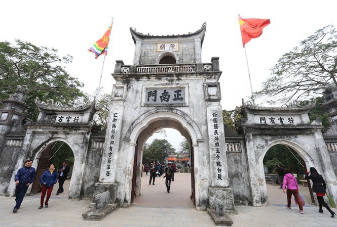 Nam Định dừng lễ hội khai ấn Đền Trần