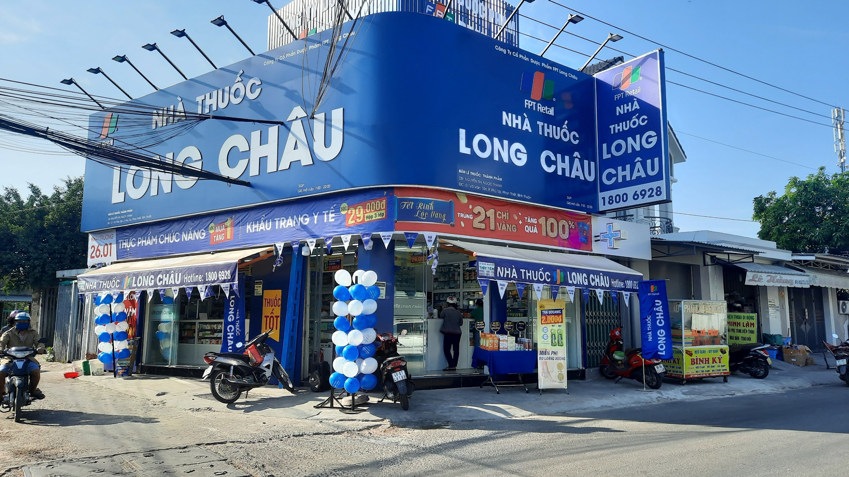 Hệ thống nhà thuốc FPT Long Châu tặng gần 3 triệu khẩu trang cho khách hàng đón Tết an toàn