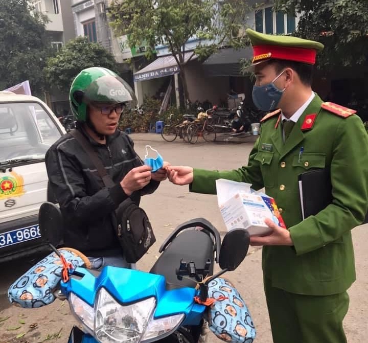 Hà Nội: Phạt 9 triệu đồng 5 trường hợp không đeo khẩu trang nơi công cộng