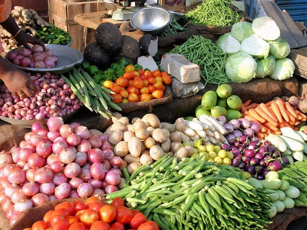 Giá thực phẩm ngày 11/2: Giá rau củ giảm, thực phẩm tăng nhẹ